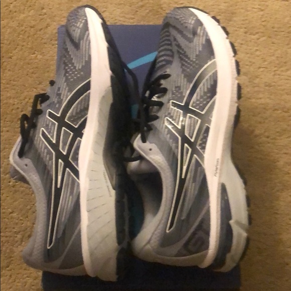 Asics GT running shoes - Picture 3 of 7